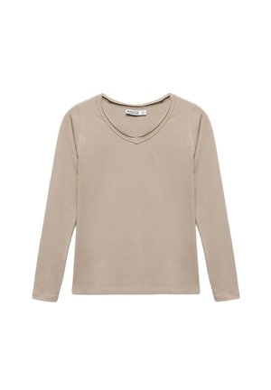 Top de manga larga, color beige claro, con escote en V y textura acanalada. Hecho de una tela suave, presenta un diseño simple sin patrones ni acentos.