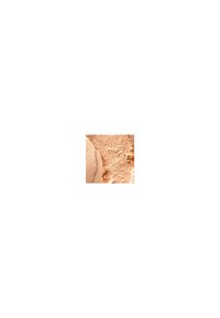 Produit cosmétique en poudre dans une douce teinte pêche. Présente une texture lisse et veloutée avec de fines particules et un minimum de grumeaux.