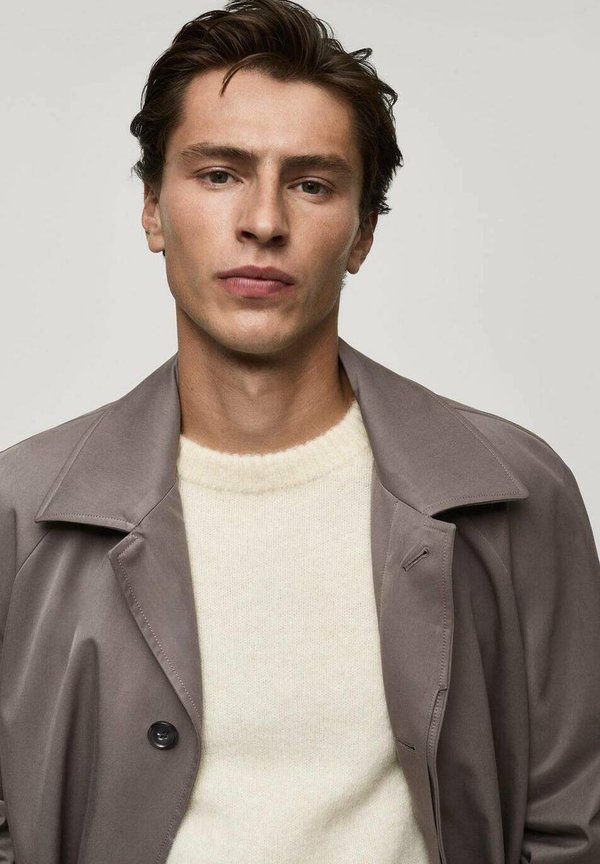 LEANDRO - Trenchcoat3