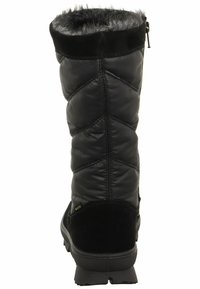 Bota de invierno negra con un diseño acolchado y un borde de piel sintética en la parte superior. Fabricada con material resistente al agua y suela de goma texturizada.