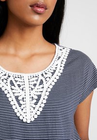 Vero Moda T-shirt med print - dark blue
