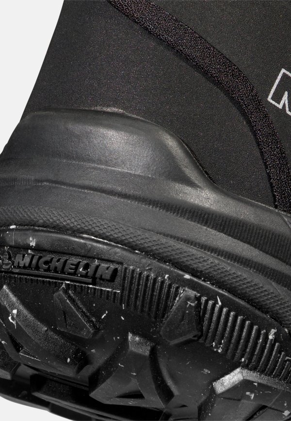 ULTIMATE  - Hiking shoes4