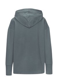 Felpa grigia con cappuccio e maniche lunghe, realizzata in materiale morbido. Presenta un design semplice e una vestibilità comoda, con cappuccio e cordini regolabili.