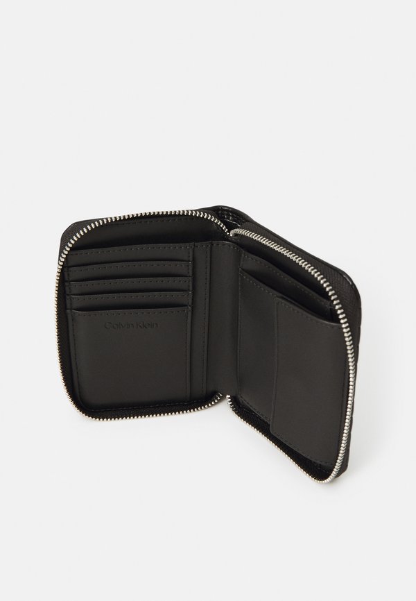 MINI LINE QUILT ZIP AROUND - Wallet4