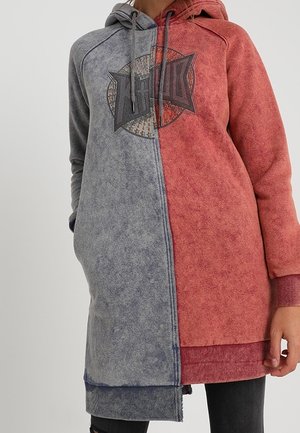 Bluza z kapturem