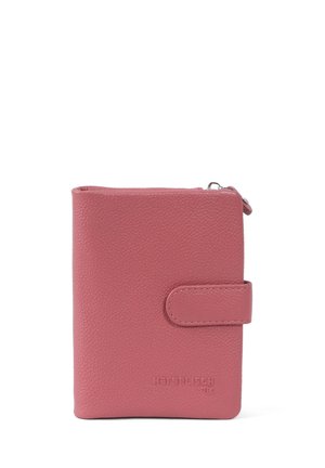 Rosa Lederbörse mit strukturiertem Oberflächenfinish, Reißverschluss oben und einem Druckknopfverschluss. Mit eingeprägtem Logo auf der Vorderseite.