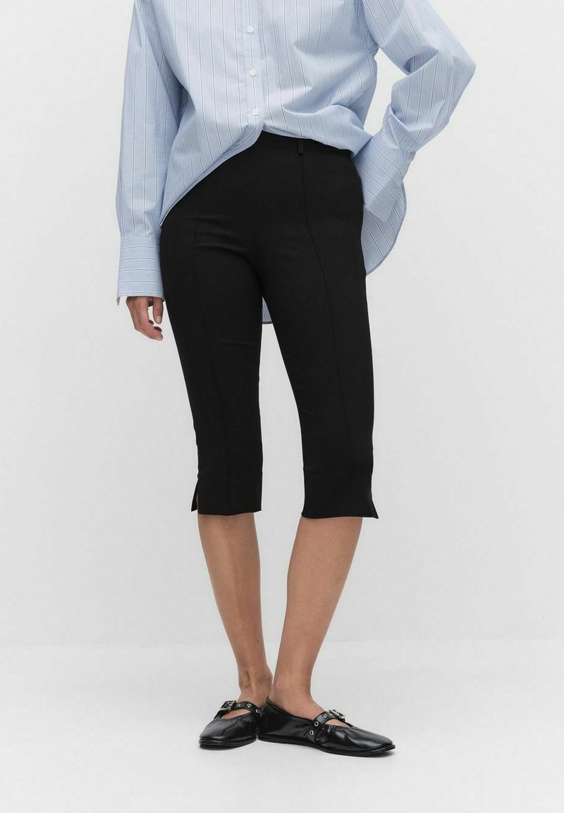 STOCKH LM Studio KAYLA CAPRI - Shortsit - black