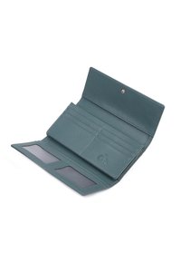 Portafoglio in pelle testurizzata color teal con più slot per carte, due tasche trasparenti per documenti d'identità e chiusura a scatto; presenta dettagli di cucitura bianca.