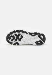 HOKA ARAHI 7 - Road running shoes - blanc de blanc
