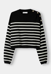 Pull court rayé noir et blanc avec manches longues et accents de boutons dorés sur l'épaule. Texture tricotée, encolure ronde.