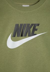 Nike Sportswear B NSW CLUB + HBR CREW 2 - Sweatshirt - alligator/black/white