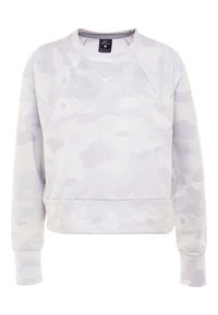 Maglione grigio chiaro con un sottile motivo mimetico, colletto tondo e polsini e orlo a coste. Realizzato in tessuto morbido.