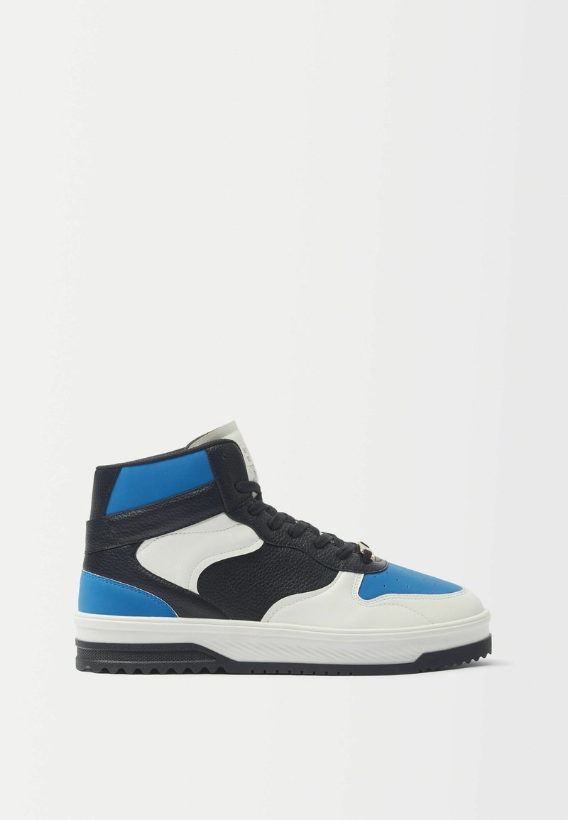 Herren Sneaker low | Bershka CONTRAST Skateschuh metallic blue/blau-metallic - MQ37058 Herren Sneaker low | Bershka CONTRAST Skateschuh metallic blue/blau-metallic - MQ37058
