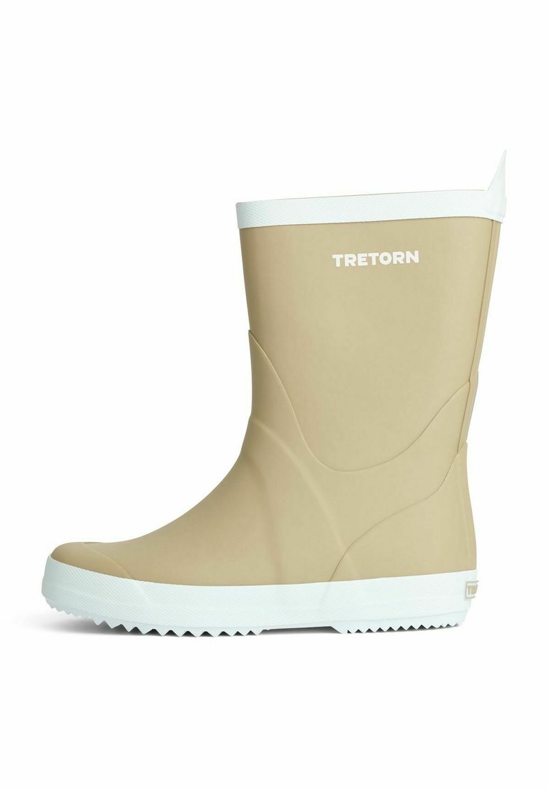 Beige gummistøvle med hvid kant, rund tå, struktureret sål og en glat overflade. Har Tretorn-branding på skaftet.