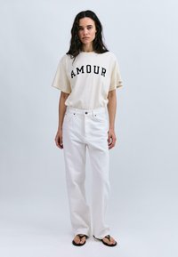 OH APRIL JOSIE - Trükipildiga T-särk - offwhite