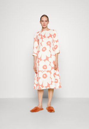JANETTA PIENI UNIKKO DRESS - Day dress - pink/off white
