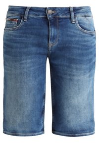 Jeansshorts i medelblå färg med en blekt finish. Har dragkedja, knappstängning och fem fickor. Raka ben.