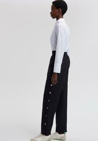 Touché Privé ELASTIC WAIST  WITH SNAP BUTTON  - Hlače - black