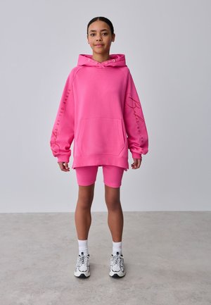 Baker by Ted Baker, REGULAR FIT - 2 PIECE SCRIPT SET   - Hættetrøje - pink