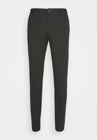 Pantalons à fines rayures grises foncées avec une coupe ajustée, dotés d'une fermeture à bouton et de passants de ceinture. Fabriqués dans un tissu lisse avec une texture fine.