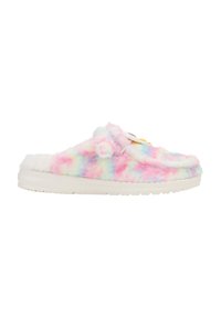 Chaussons moelleux avec un motif tie-dye dans des couleurs pastel, dotés d'une doublure en peluche blanche et d'une semelle en caoutchouc blanche et lisse.