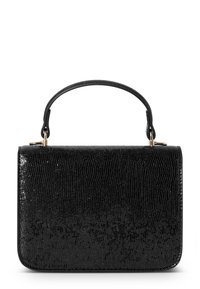 Schwarze Handtasche mit strukturierter Oberfläche, quadratischer Form, kurzem Griff, goldenen Beschlägen und minimalistischem Design. Glatte, glänzende Oberfläche.