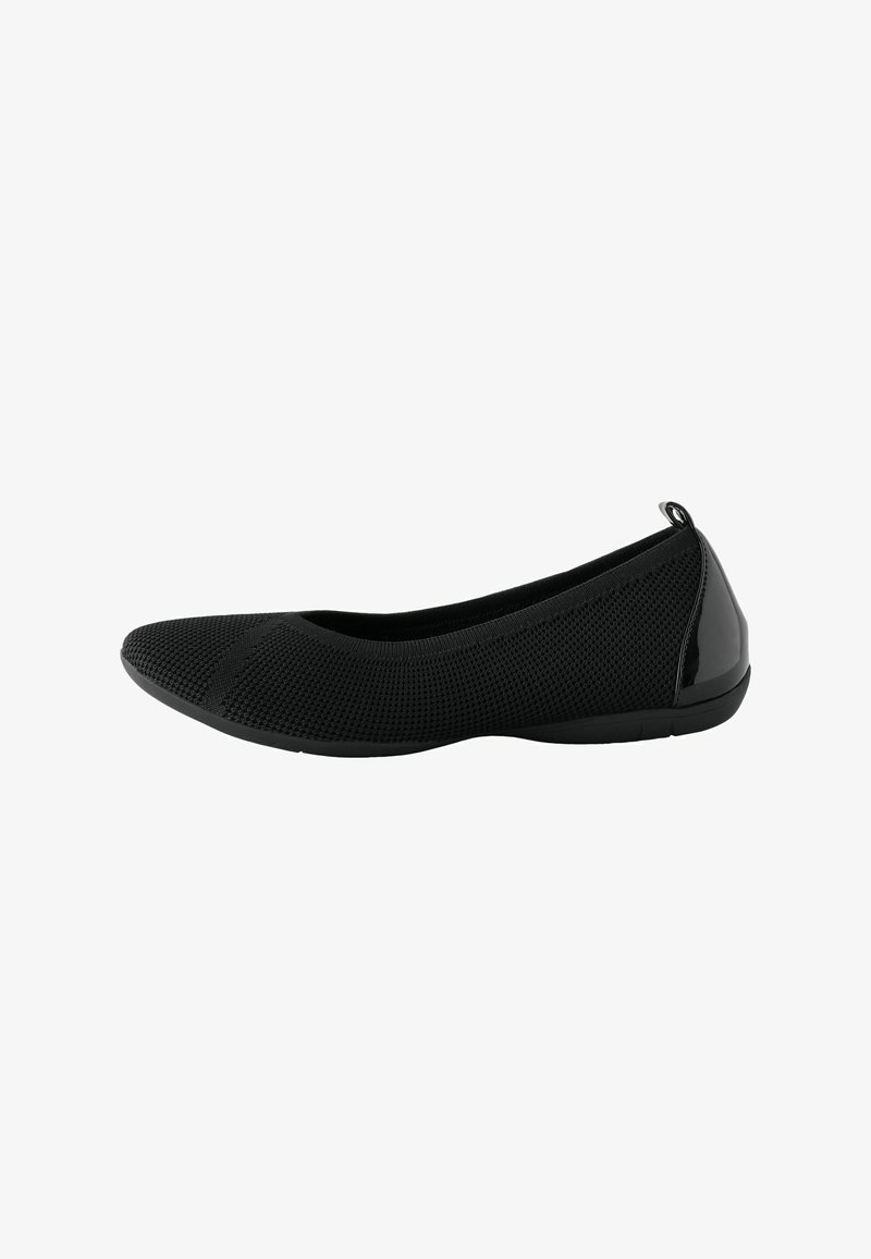 Ballerines noires en mesh respirant avec une surface texturée, embout rond et accents brillants noirs sur le talon. Semelle en caoutchouc flexible.