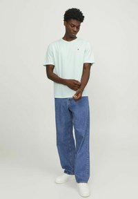 Jack & Jones JJEPAULOS TEE CREW NECK NOOS - Jednoduché tričko - soothing sea