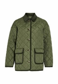 Veste matelassée vert olive avec un col en velours côtelé, des boutons pour la fermeture et deux poches extérieures. Présente une bordure noire contrastante le long des bords.