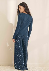 Next REGULAR FIT - POINTELLE LONG SLEEVE - Pidžamas komplekts - navy star