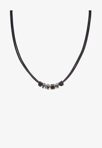 Collar de cordón de cuero negro con acentos de cuentas metálicas y marrones. Las cuentas presentan diversos patrones y texturas geométricas, añadiendo interés visual.