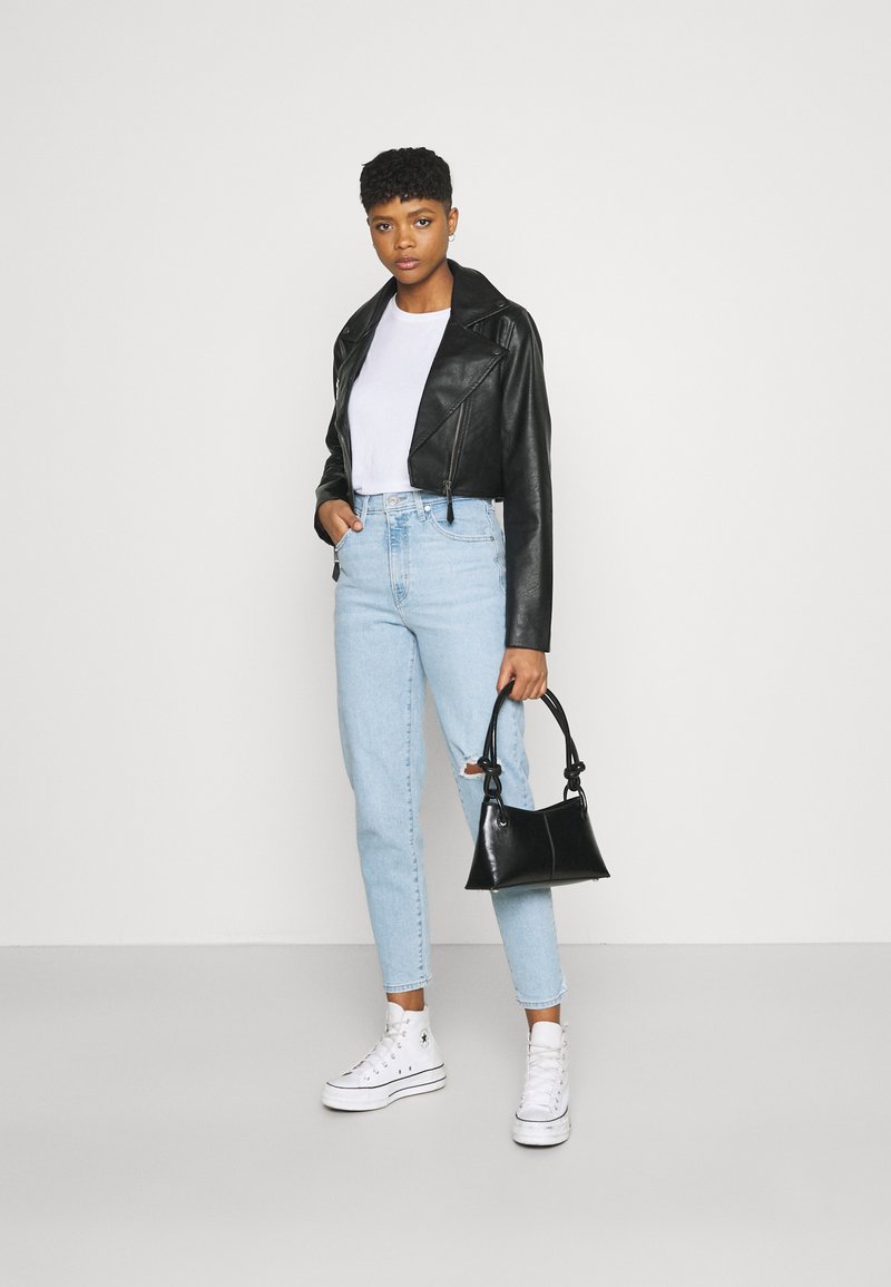 Levi's® HIGH WAISTED MOM - Jeans Tapered Fit - ocean/light-blue denim -  Zalando.de