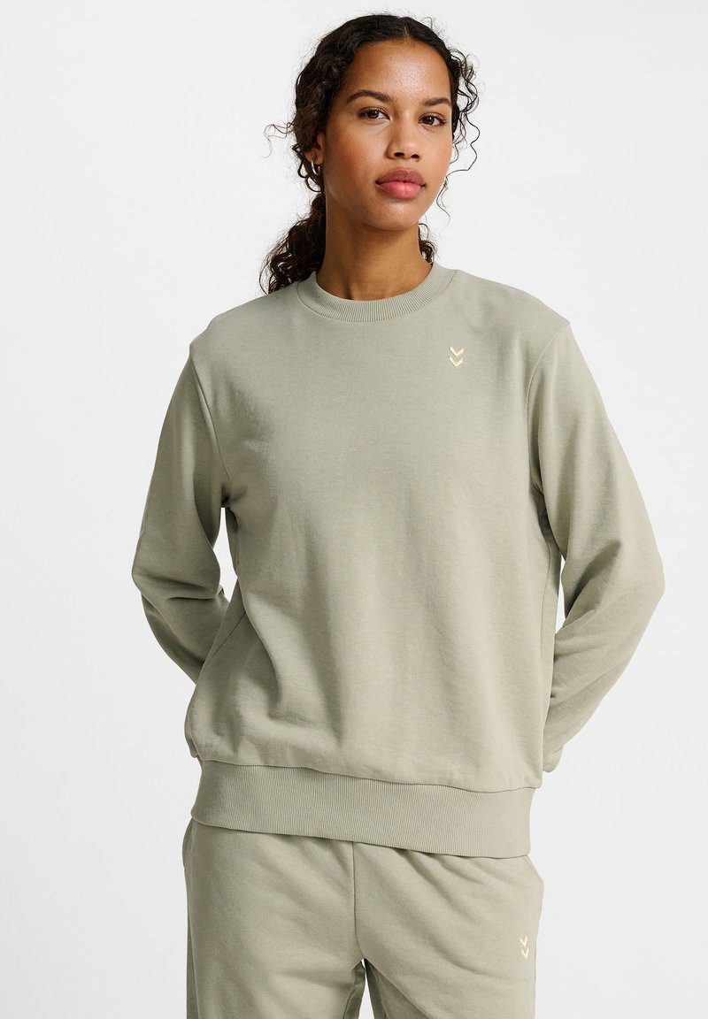 Lichtgroene sweatshirt van een zachte katoenmix, met een geribbelde ronde hals en manchetten, en een klein logo in een contrasterende kleur.