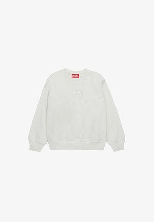 Felpa bianca in cotone, con collo tondo, polsini a costine e un piccolo logo sul fronte. Etichetta rossa del brand sul collo.