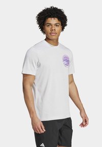 adidas Performance RACKET SPORT REBELS GRAPHIC - Print T-shirt - dash grey