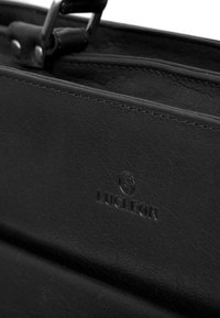 LUCLEON Salkku - black