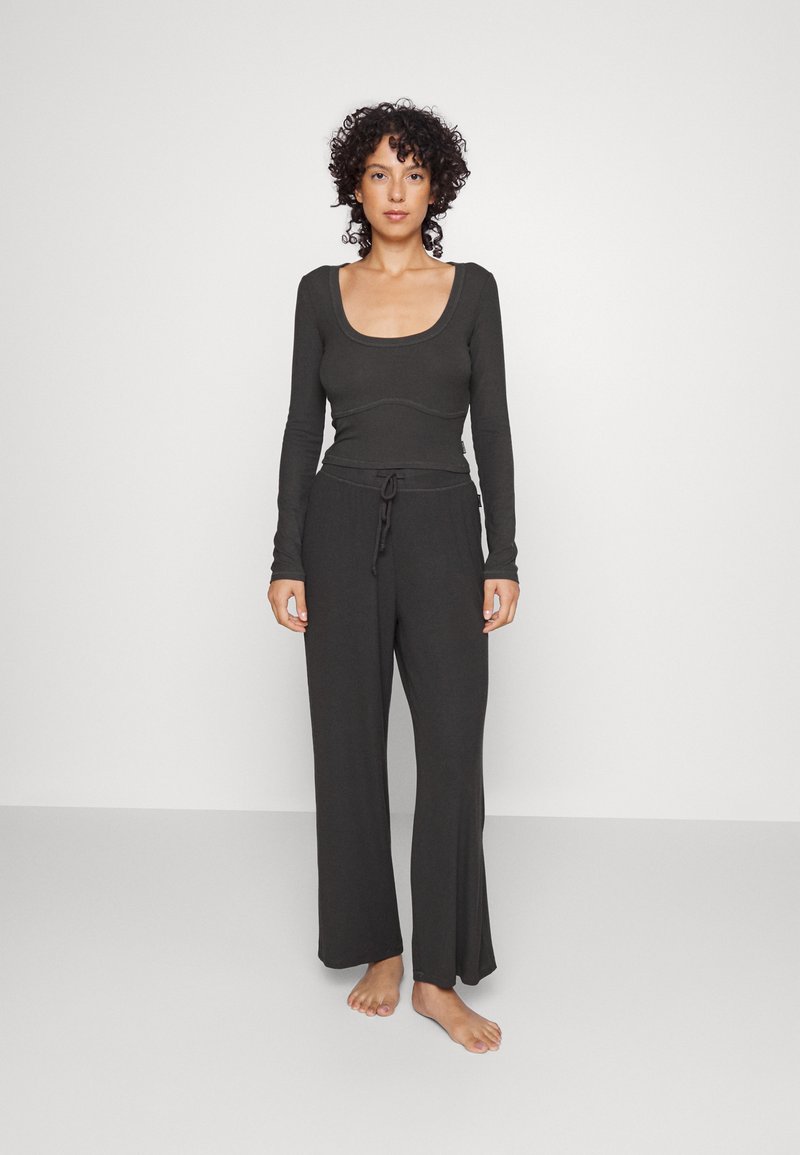Cotton On Body SLEEP RECOVERY LONG SLEEVE TOP AND PANT Pyjama black