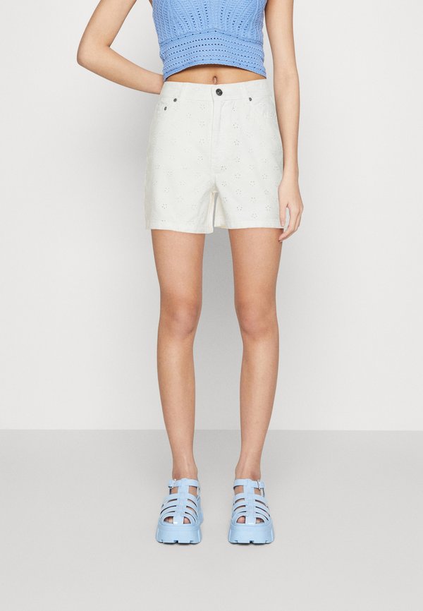 ONLTERESE - Jeans Shorts - cloud dancer