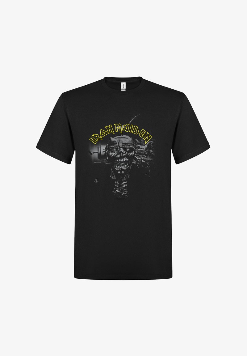 Černé bavlněné tričko s grafikou lebky a mechanických prvků s textem "Iron Maiden" v žluté barvě nad designem.