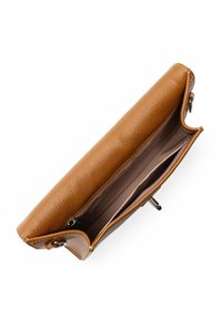 Portafoglio in pelle marrone con superficie texture, aperto per rivelare un interno di colore chiaro. Presenta numerosi scomparti per un'organizzazione ottimale.