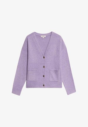 Lila vest gemaakt van zacht materiaal, met een V-hals, lange mouwen, twee zakken aan de voorkant en vijf bruine knopen aan de voorkant.