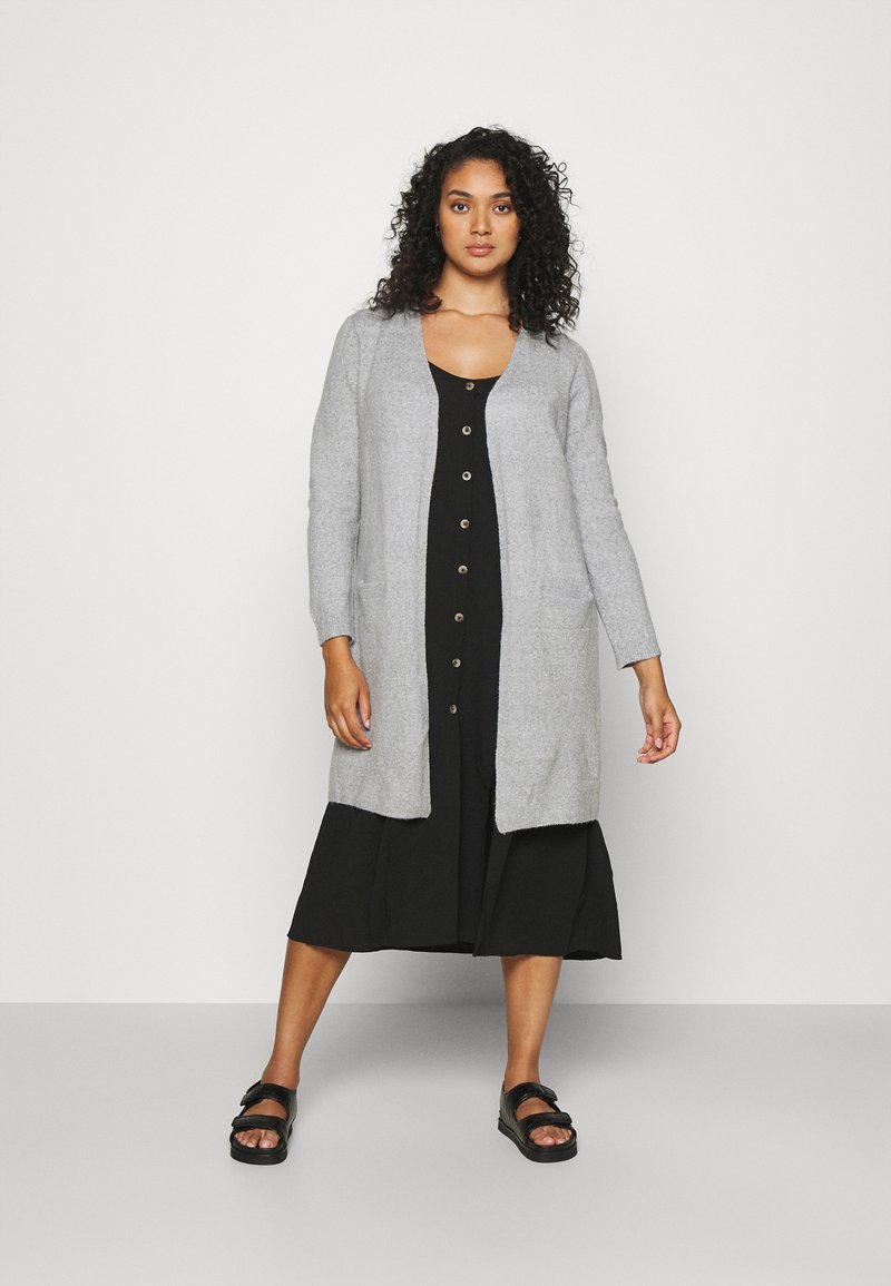 Vero Moda Curve VMCDOFFY LS LONG OPEN  NOOS - Gilet - light grey melange