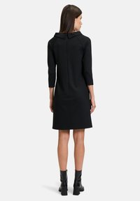 Betty Barclay MIT KRAGEN - Vardagsklänning - schwarz