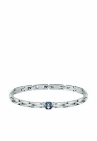 Zilveren metalen armband met gekoppelde platte en ronde secties, met een centraal blauw accent met een logo. Glad afwerking en gepolijst textuur.