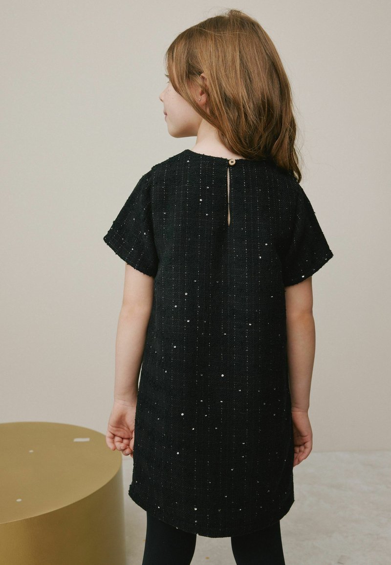 Short Fille F&F Noir En Coton - Taille 6-7 Ans, Style Cut-off, Fleurs Brodées - Très Bon état