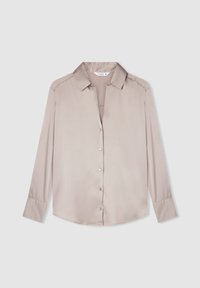 Camicia di satin grigio chiaro con colletto a punta, chiusura a bottoni e maniche lunghe. Presenta una texture liscia e una vestibilità rilassata.
