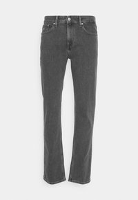 Grå denimjeans har en rak passform med en klassisk femficksstil, knappstängning och subtila sömnadsdetaljer.