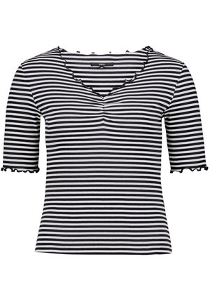 Čierne a biele horizontálne pruhované krátke tričko s volánovým výstrihom do V a volánovými lemami rukávov.