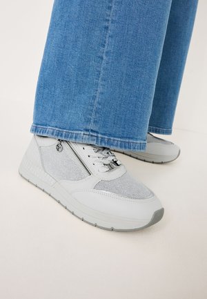 Sneakers - white comb