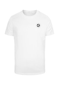 Hvit bomulls T-skjorte med et svart fotballmotiv omgitt av fem stjerner på venstre brystområde. Korte ermer, rund halsdesign.
